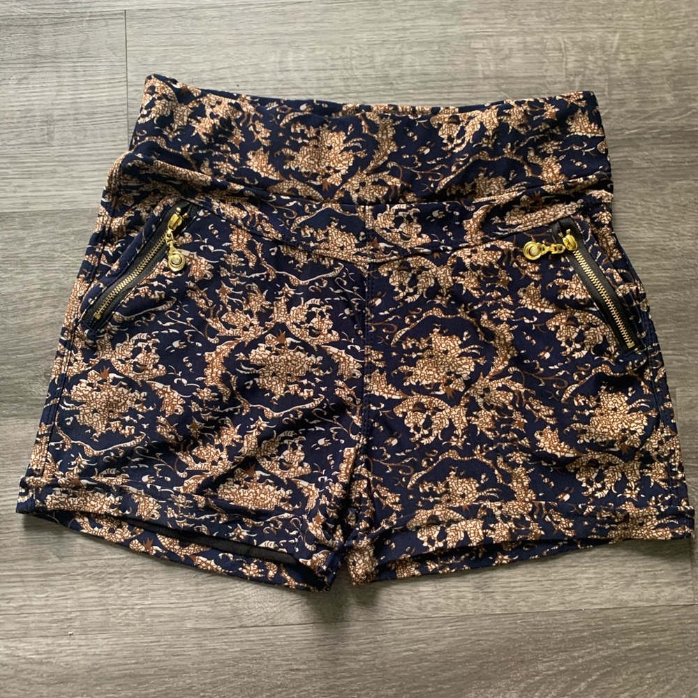 NWT mid rise shorts . One size fits all